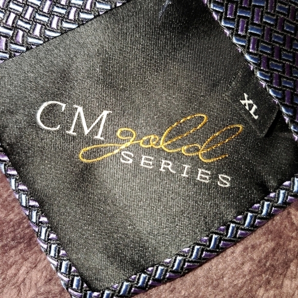 New Blue Patterned Tie! - Picture 3 of 6